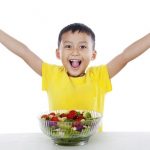 Tips Membiasakan Anak Makan Cemilan Sehat